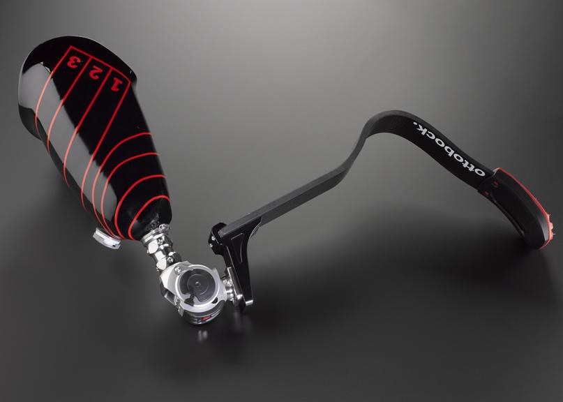 Above-knee running blade prosthesis